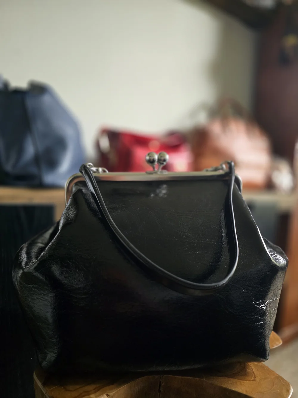 Coach Kisslock Frame Bag – Black Glazed Leather | Silver Hardware | Style CF490